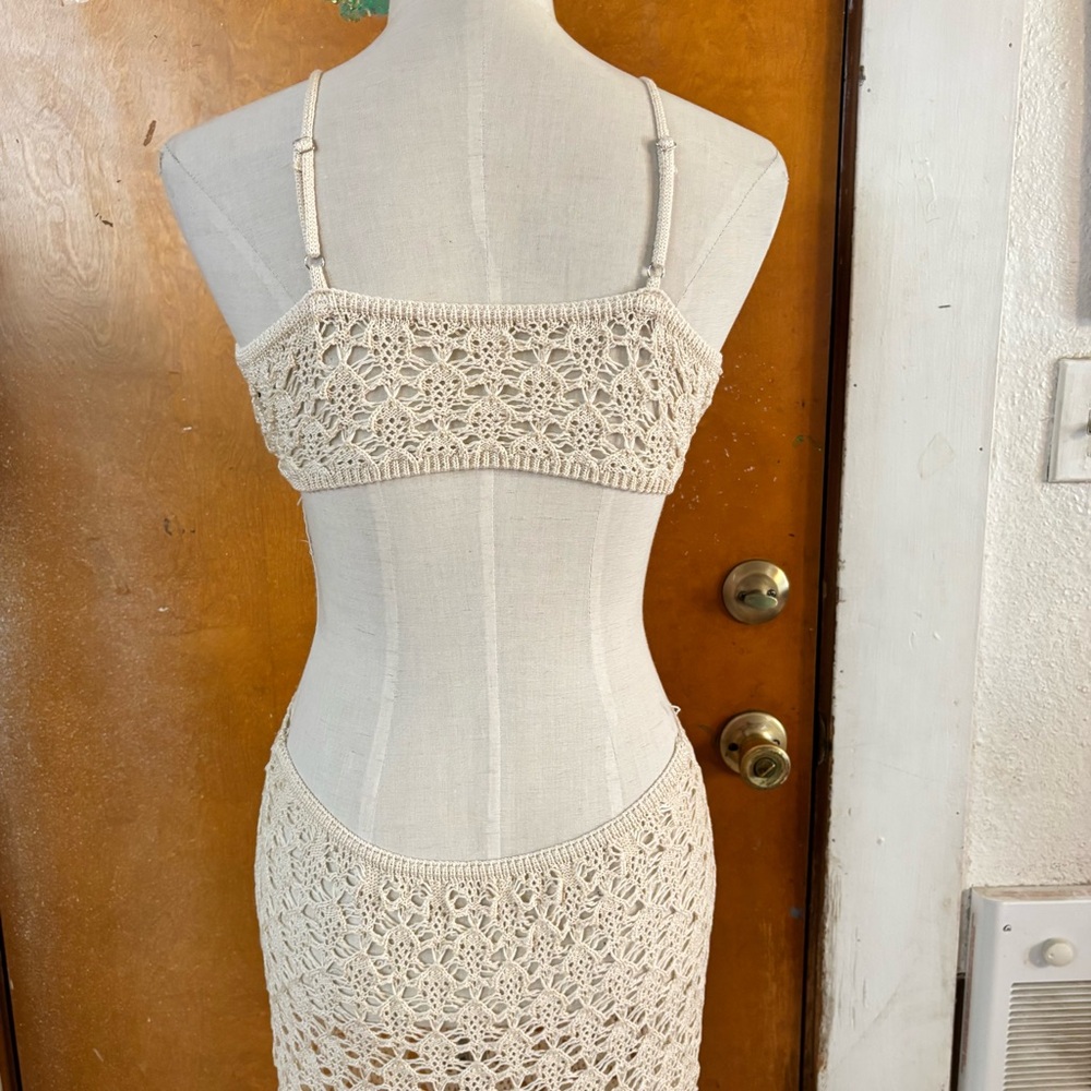 Swimsuit cover up dress.  6/8. - Picture 7 of 7